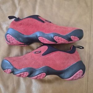 Vintage Oakley Flesh Sneakers